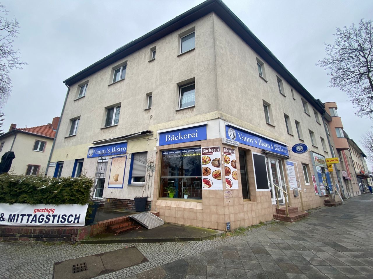 Ehemaliges Frühstückscafé in hervorragender Ecklage